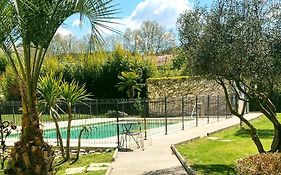 Ibis Aix En Provence Hotel